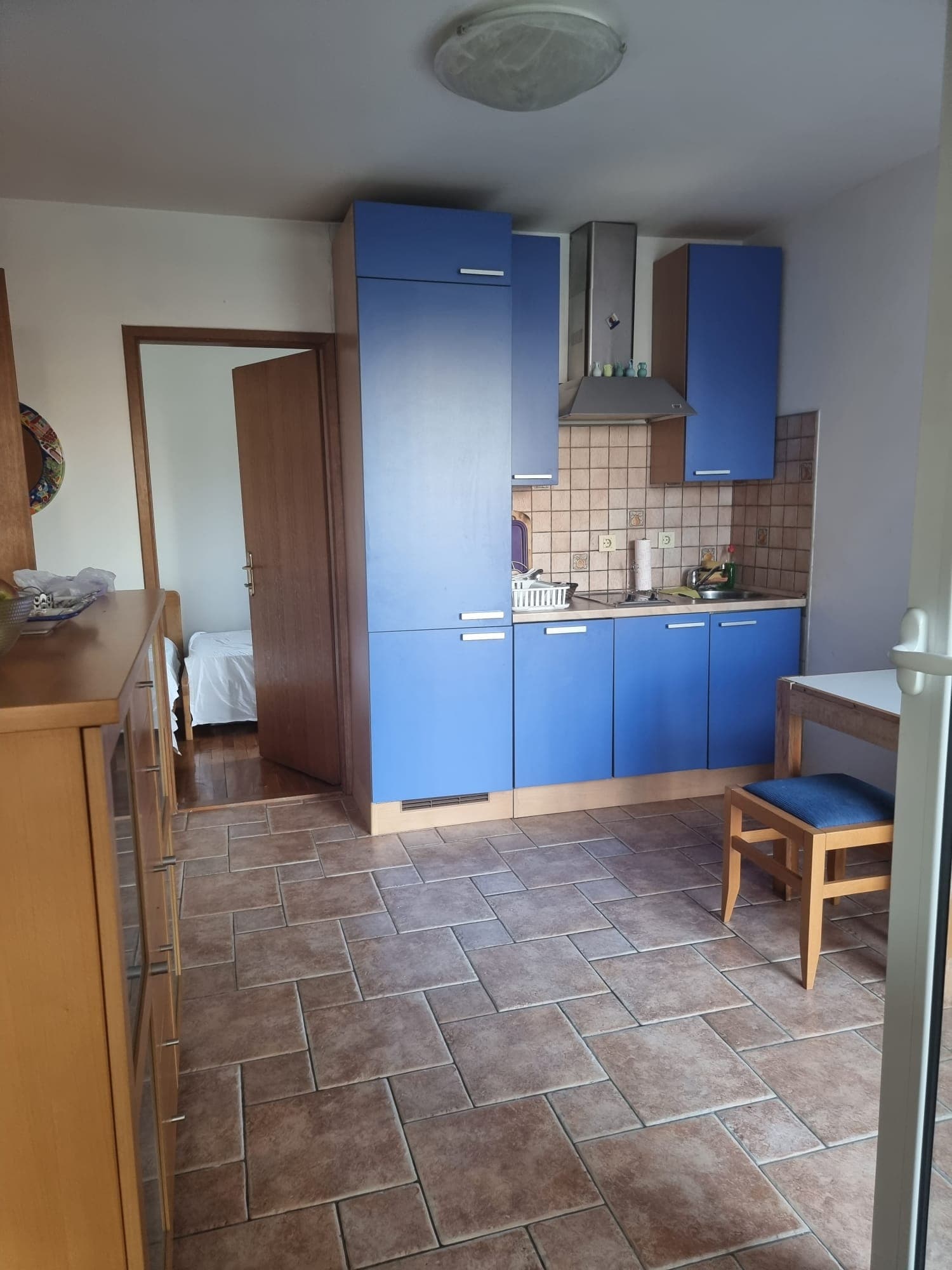 Budva'nın Kalbinde Eşsiz Manzaralı Daire - Görsel 10