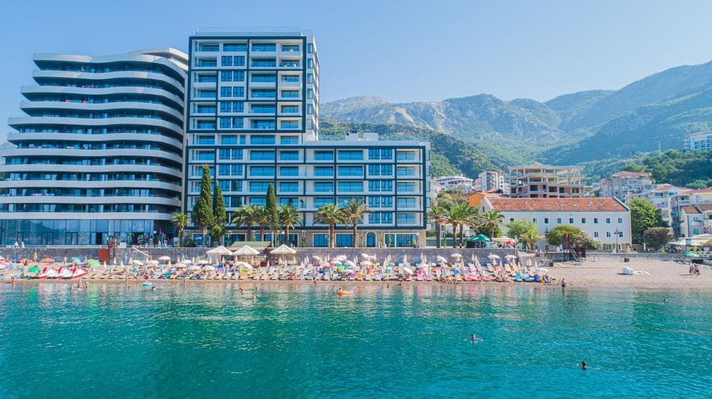 Rafailovići'de Muhteşem Plaj Kenarı Daireler — 2