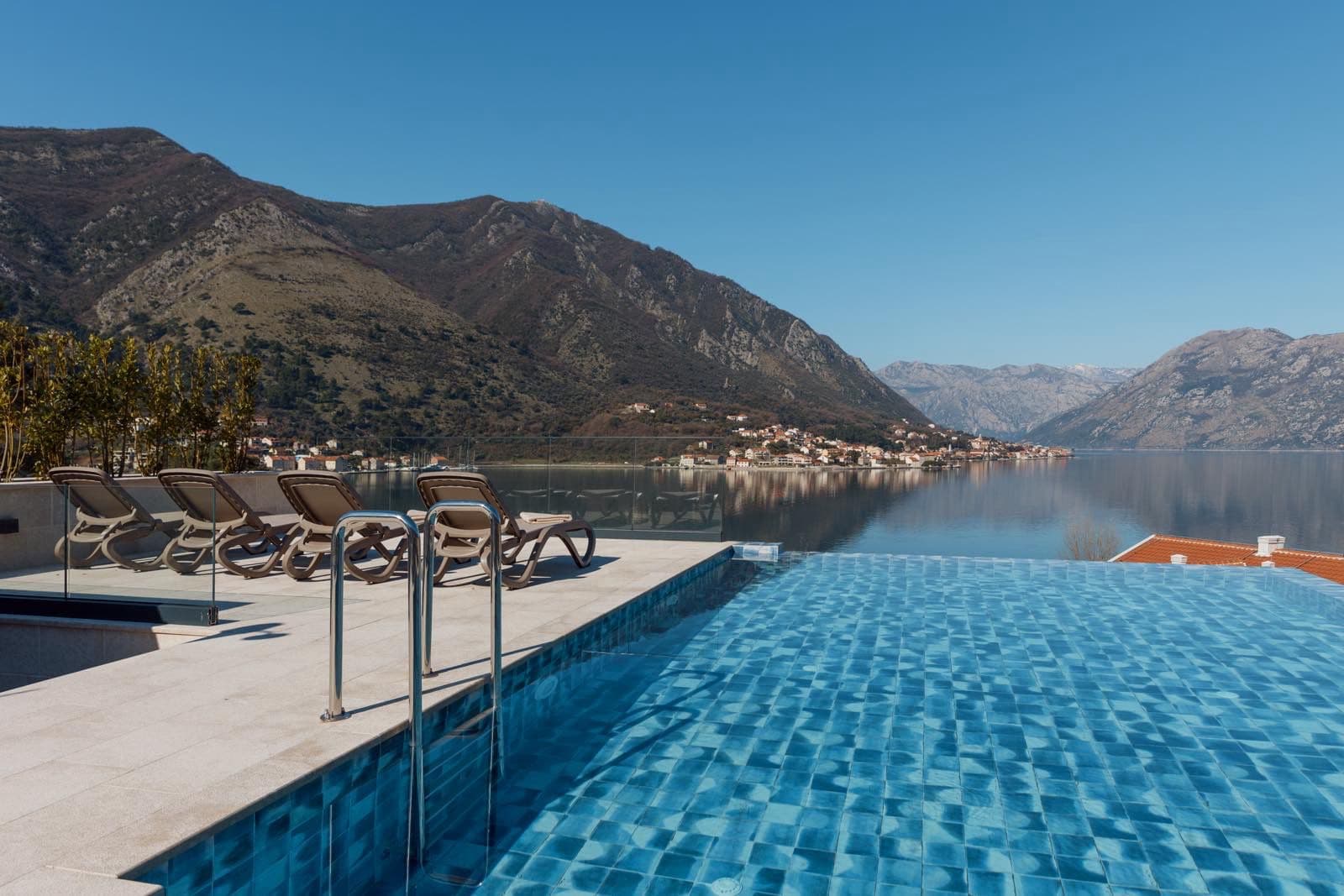 Kotor, Dobrota'da Özel Havuzlu Lüks Deniz Manzaralı Çatı Dairesi — 2