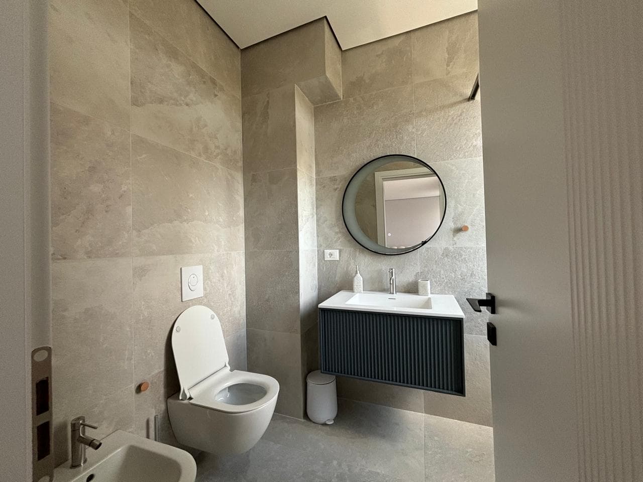 Duplex vila s vlastním bazénem a parkováním v Qerret, Tirana - Obrázek 17
