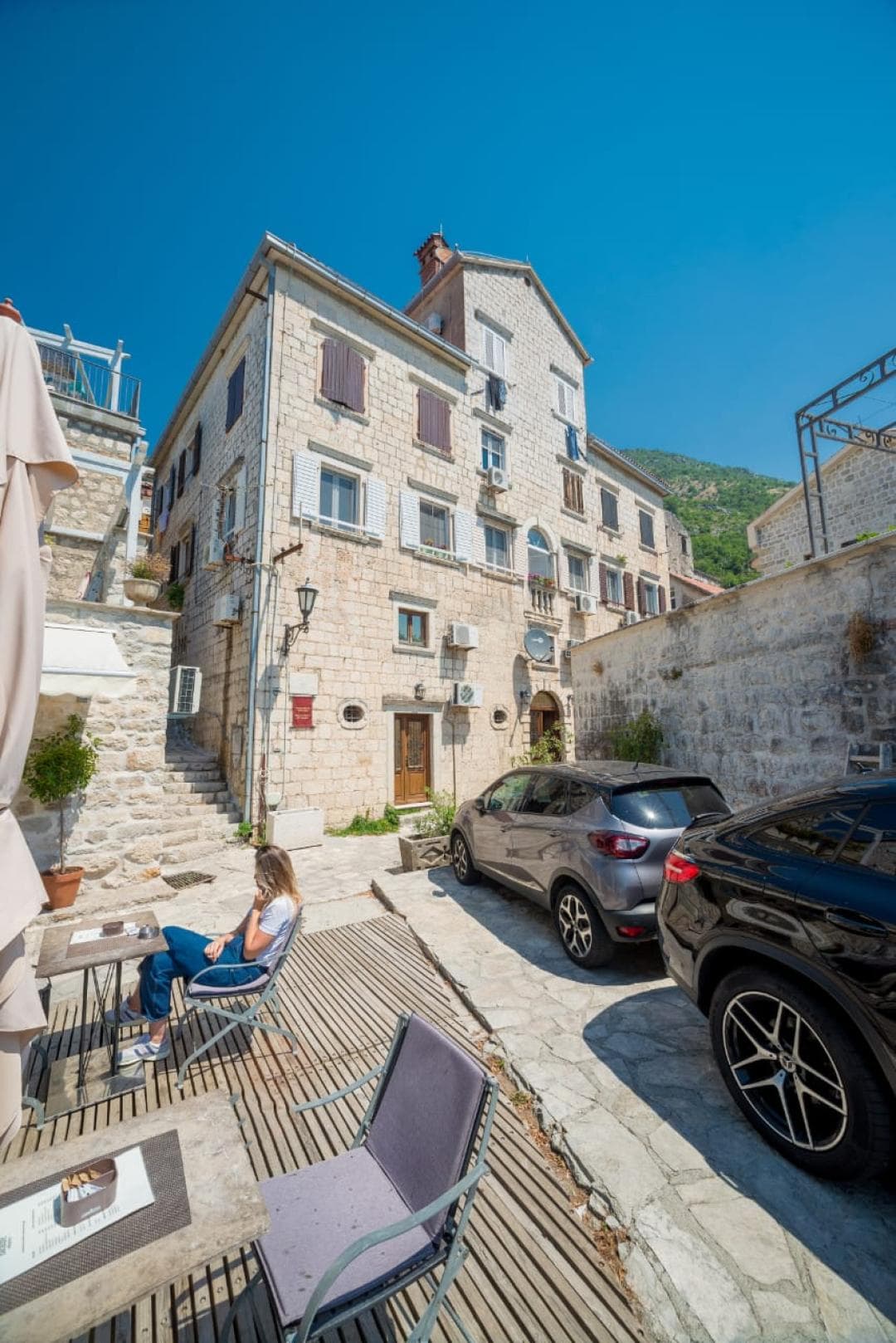Perast'ta Birinci Sırada Satılık Özel Dubleks Daire