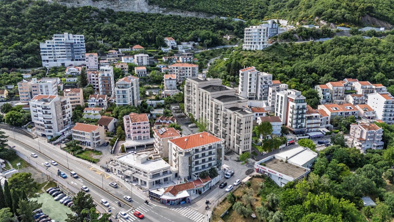 Deniz Kenarında Modern Yaşam — 2