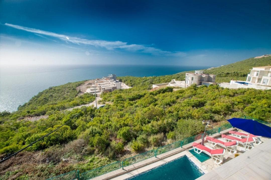 Krimovica'da Deniz Manzaralı, Havuzlu 3+1 Ev