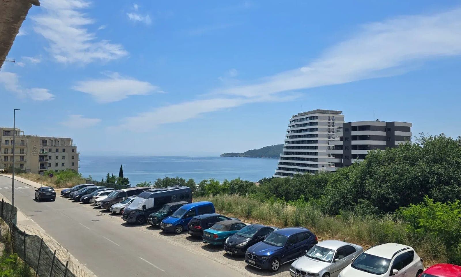 Bečići'de Deniz Manzaralı 2+1 Daire - Görsel 8