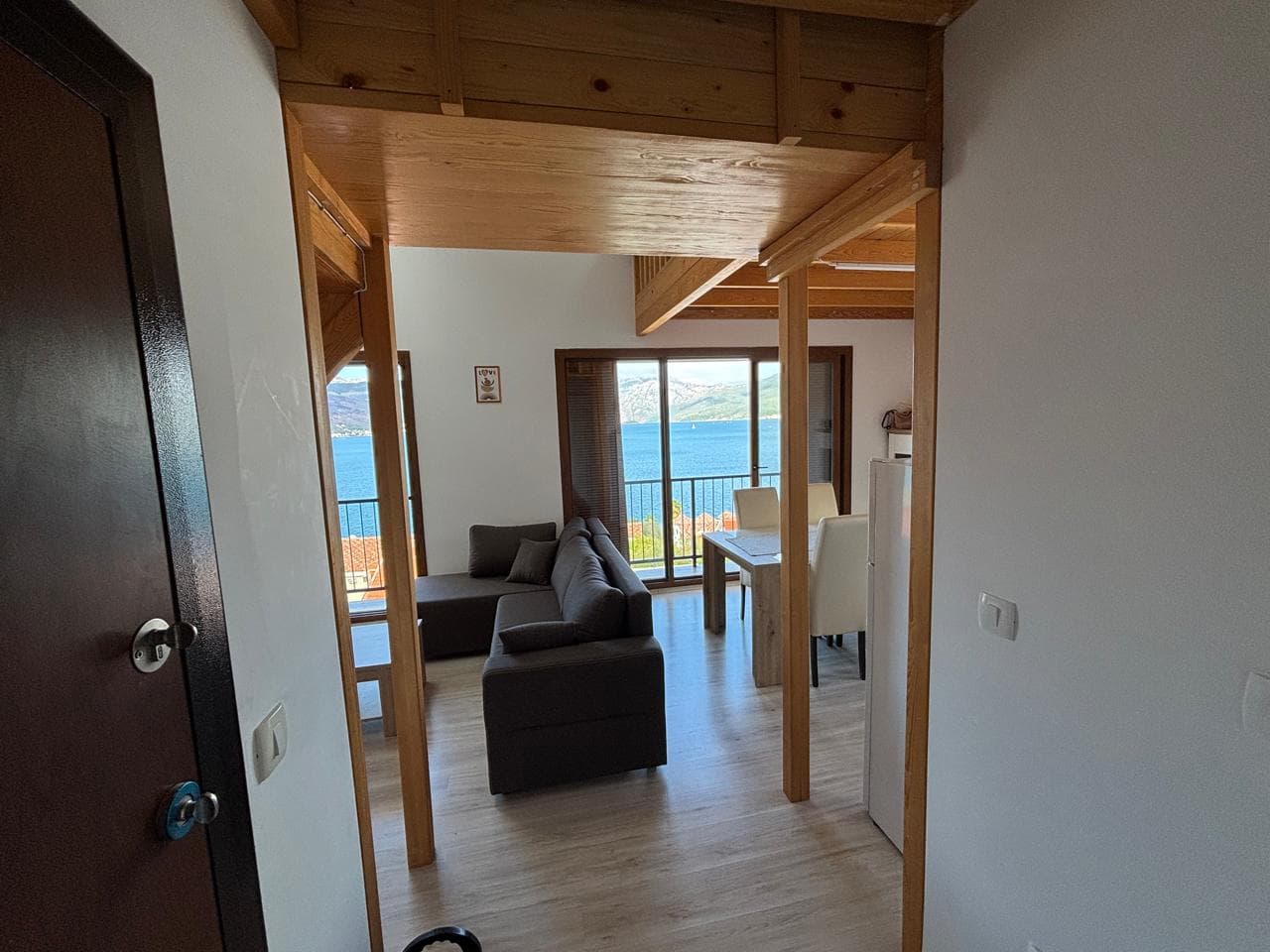 Zařízený byt s panoramatickým výhledem na moře — 2