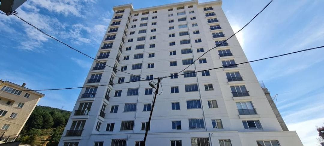 Kartal'da Deniz ve Orman Manzaralı Geniş Daireler