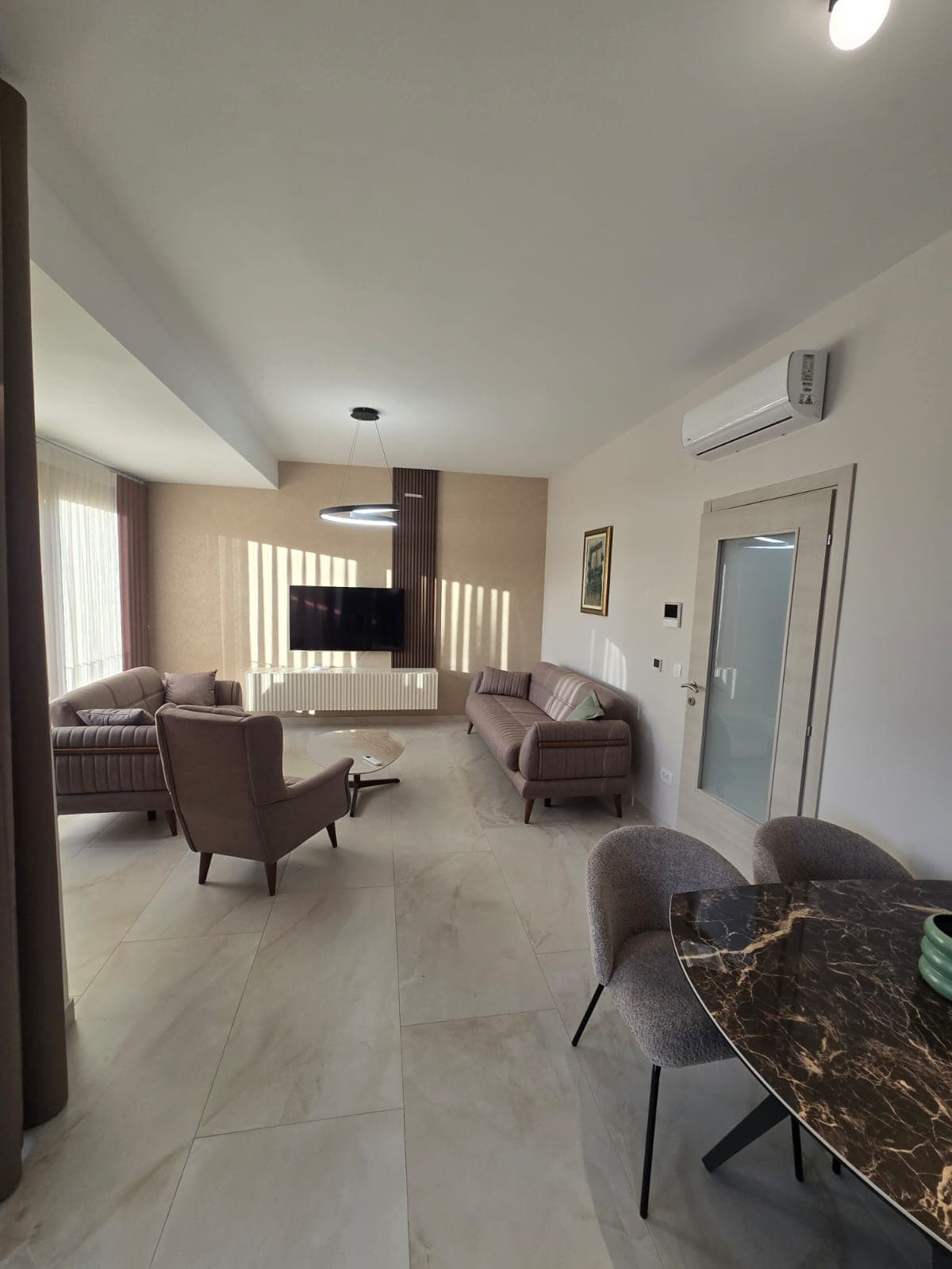 Neue möblierte Wohnung zur Langzeitmiete in Pod Kuk, Tivat, gegenüber von Porto Montenegro — 2