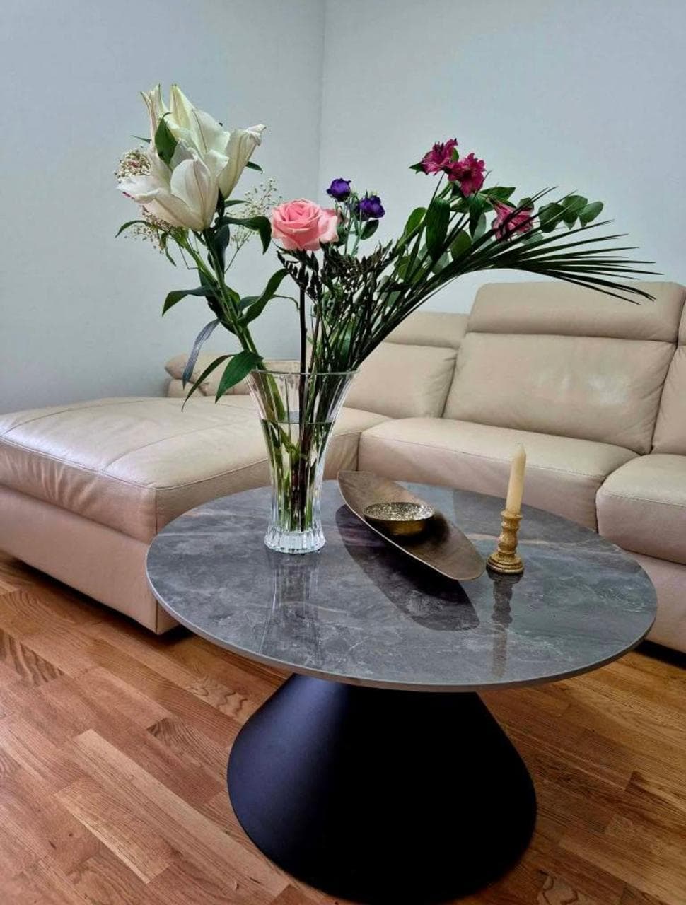 Bečići'de Yan Deniz Manzaralı 1+1 Yeni Daire — 2