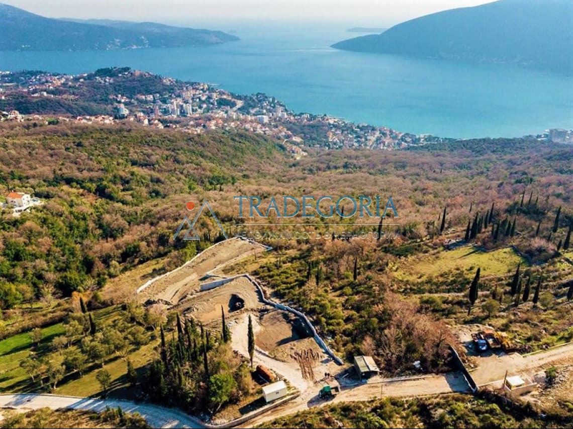 Velký stavební pozemek v Herceg Novi