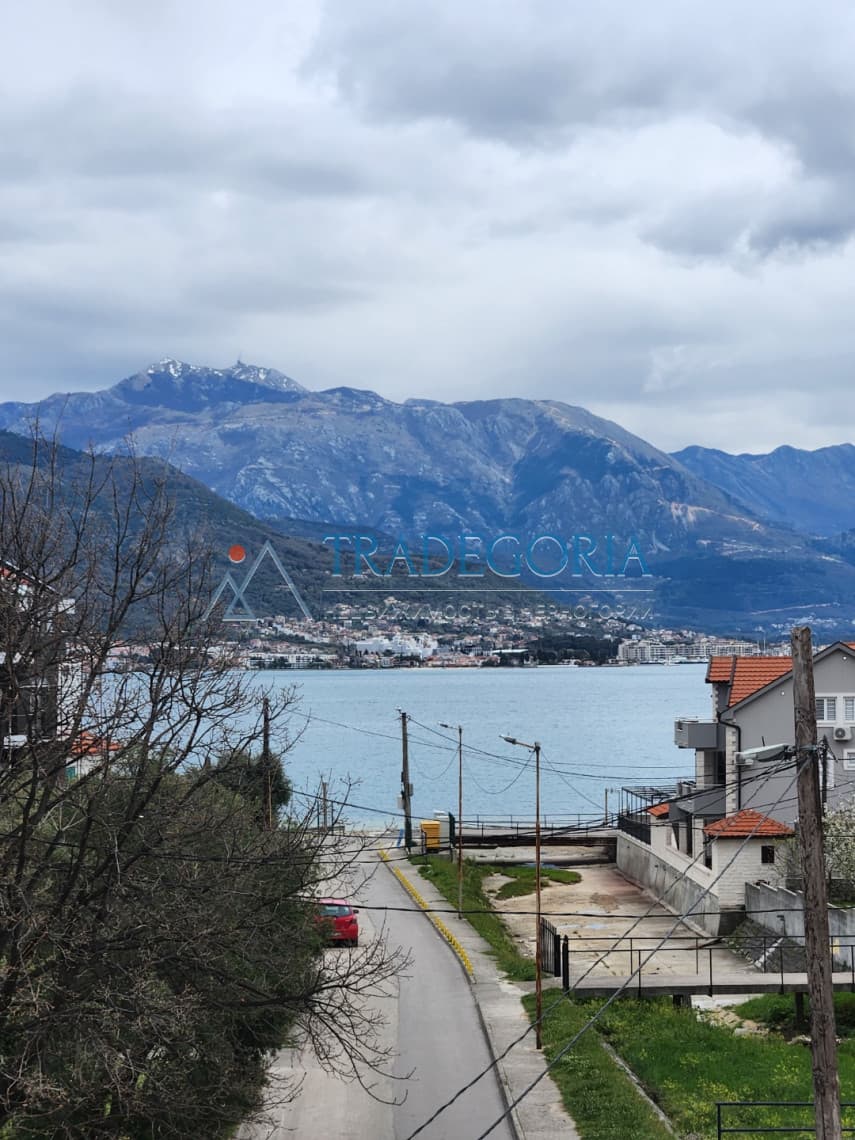 Mini hotel on the second line in Bile, Herceg Novi, 100 meters from the sea - Image 2