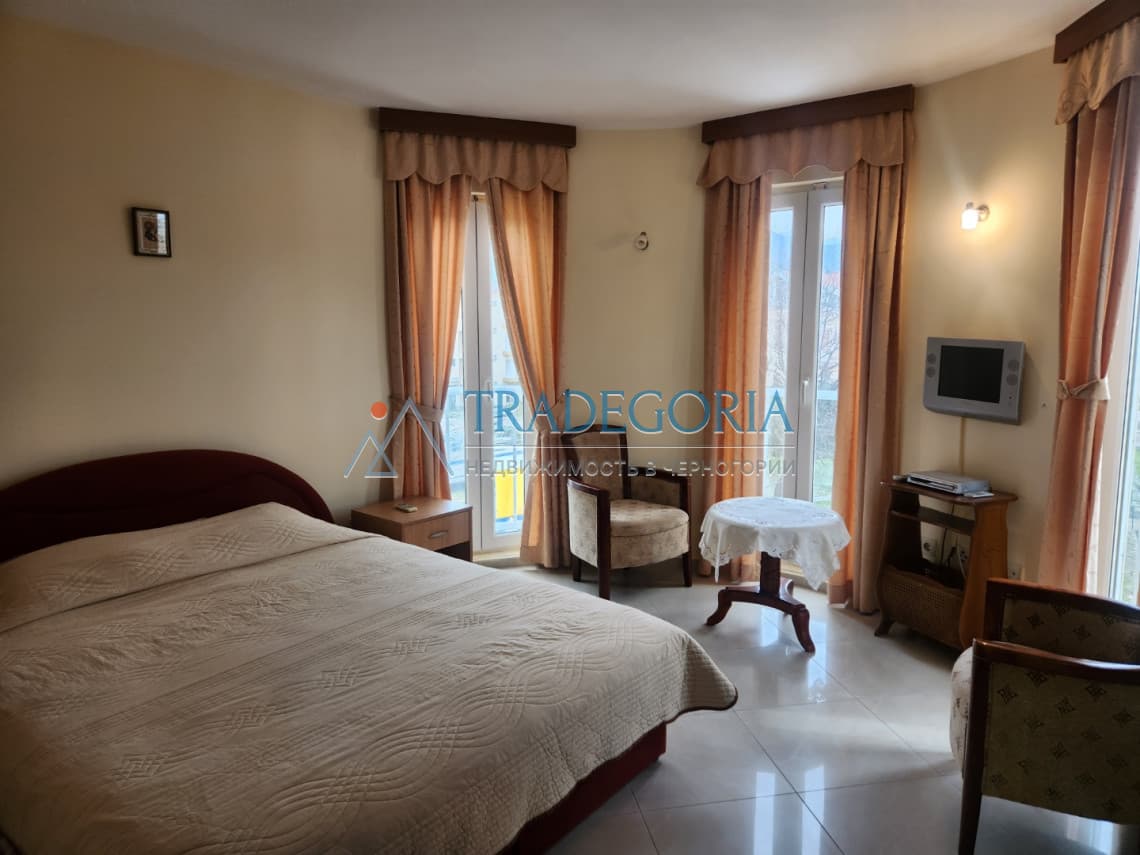 Mini hotel on the second line in Bile, Herceg Novi, 100 meters from the sea - Image 12