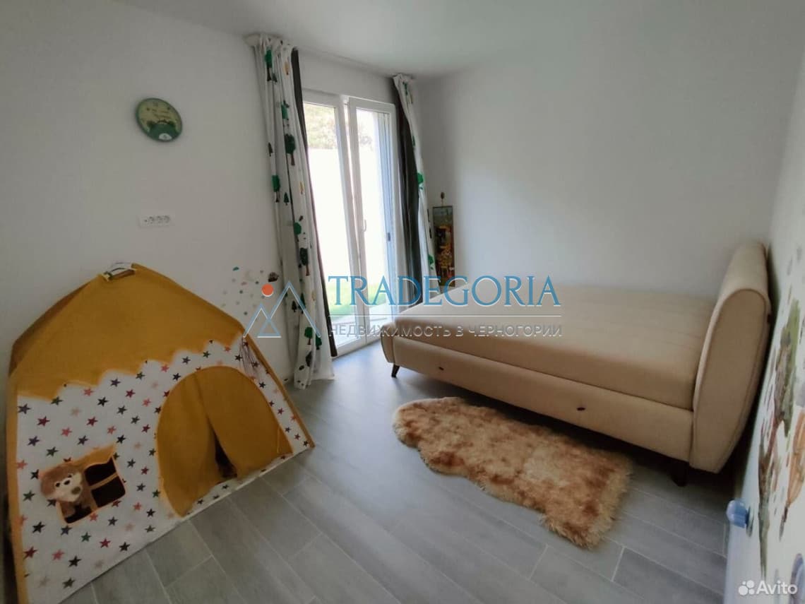 Casă cu trei etaje și vedere la mare în Baošići - Imaginea 5
