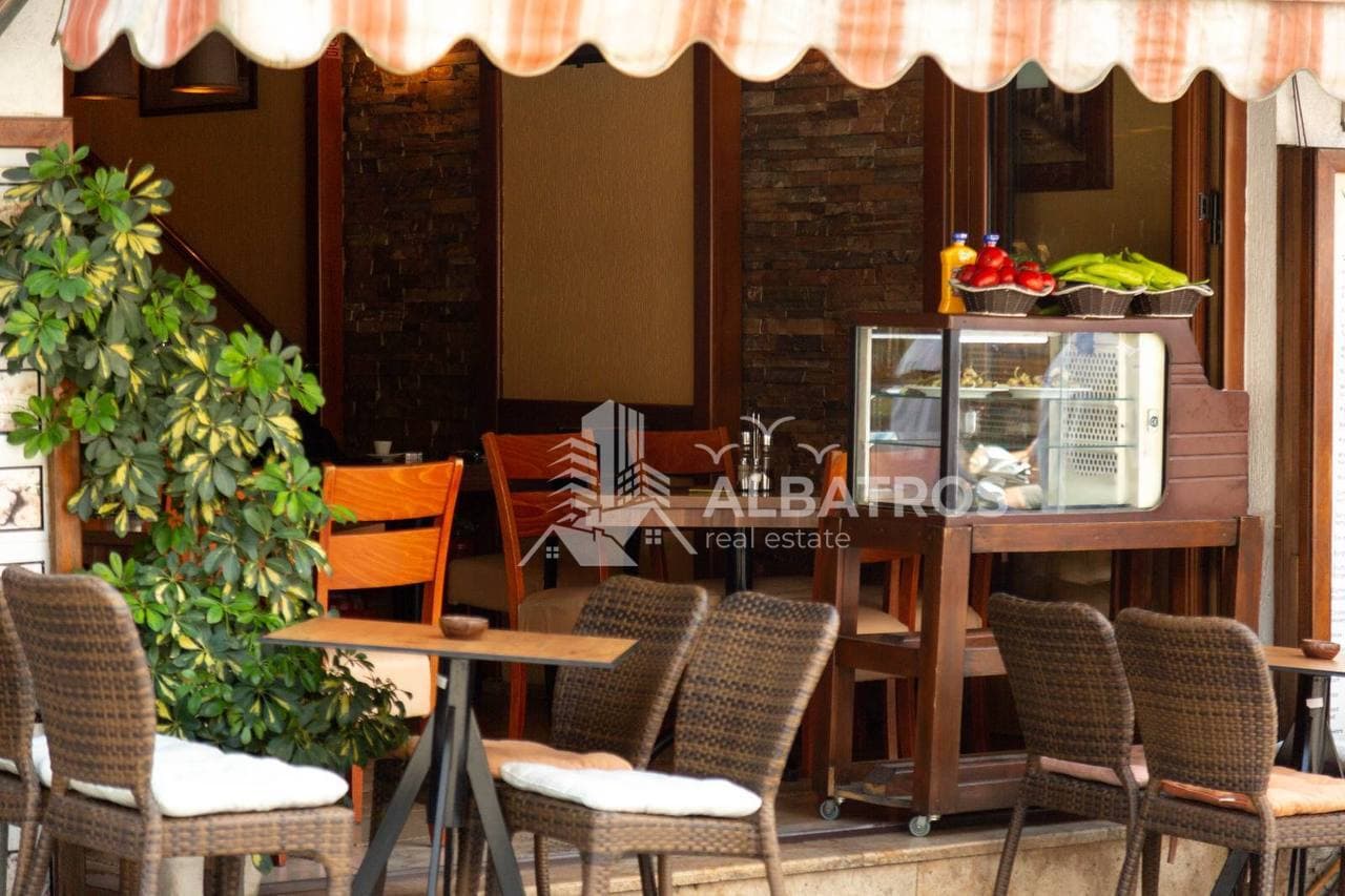 Ulcinj'de Yıllık Kiralık 60 m² Dubleks Dükkan