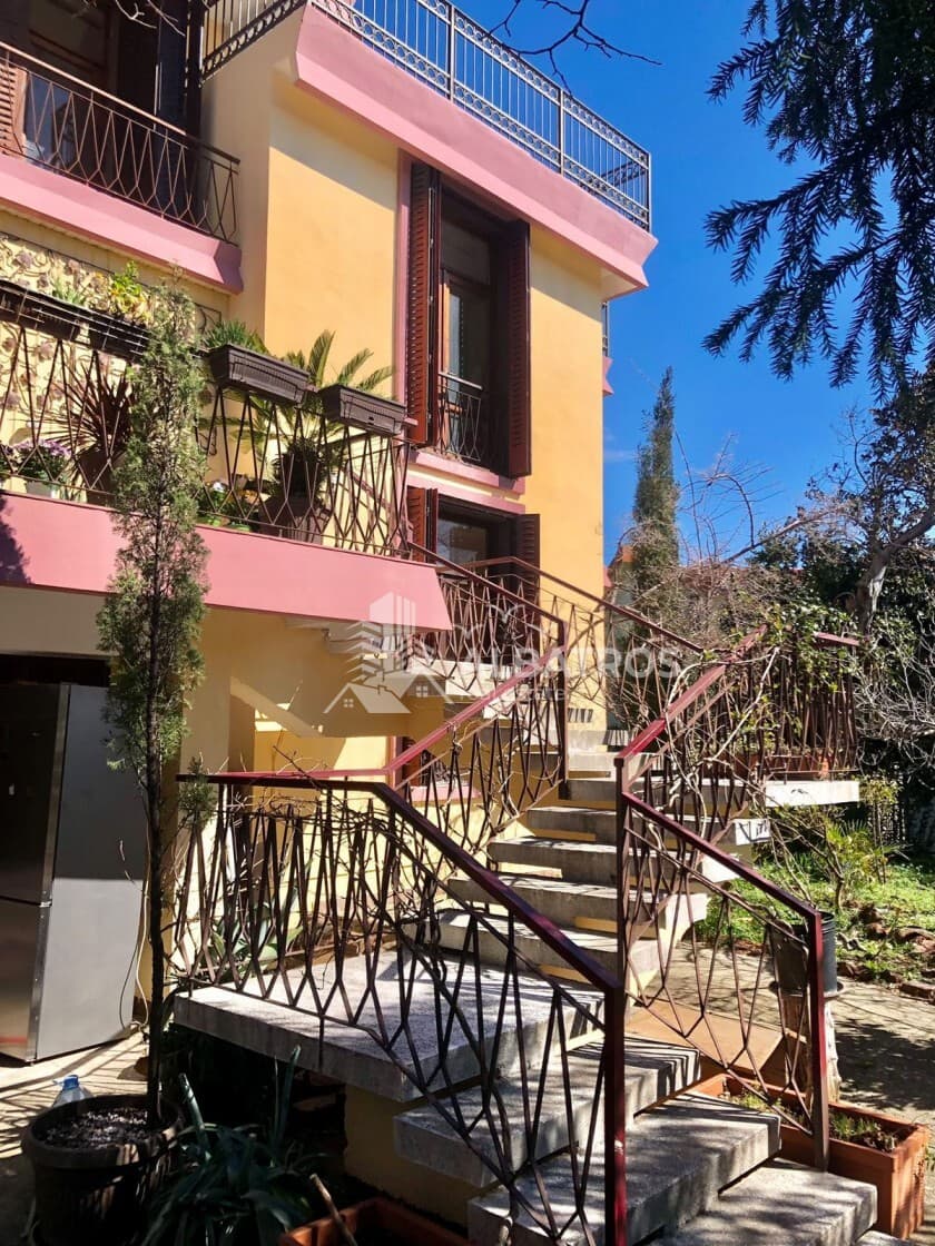 Bar, Šušanj'da Satılık Projeli Üç Katlı 300 m² Ev