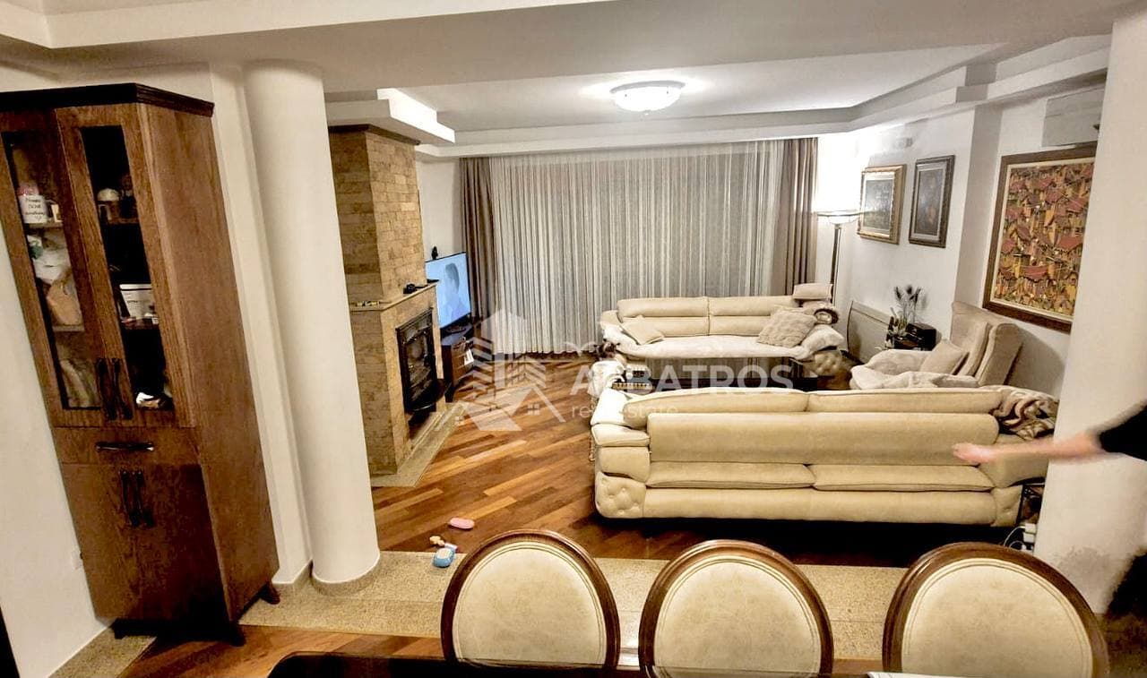 Bar, Sutomore'de Satılık Havuzlu 350 m² 6 Odalı Ev