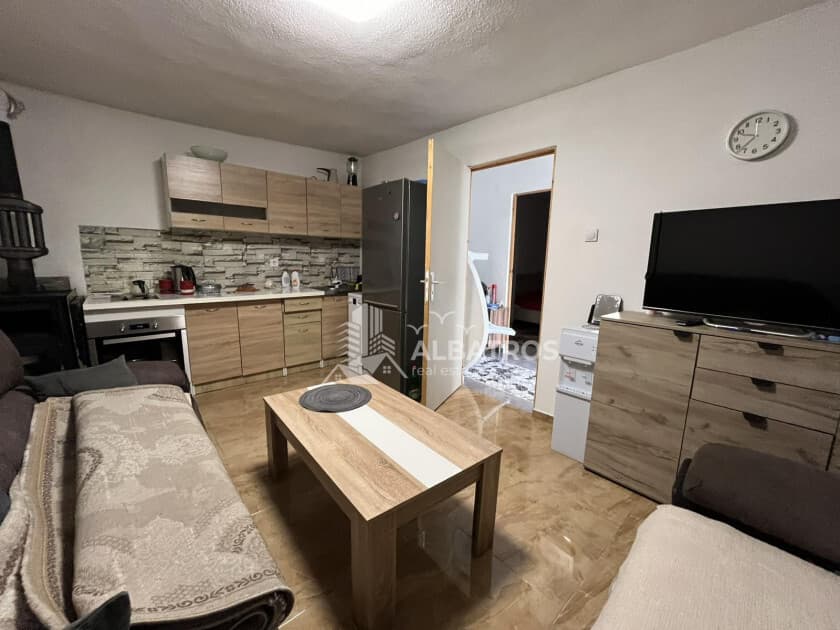 Sutomor, Rutke'de 224 m² arsa üzerinde 71 m²'lik Ev — 2