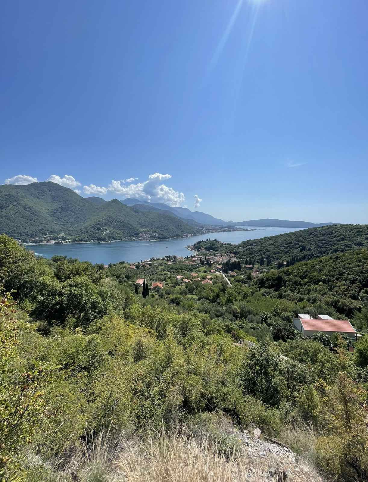 Herceg Novi'de Deniz Manzaralı İmarlı Arsa