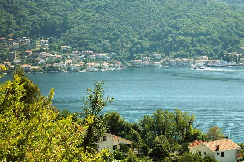Kamenari, Herceg Novi'de Deniz Manzaralı Arsa — 2