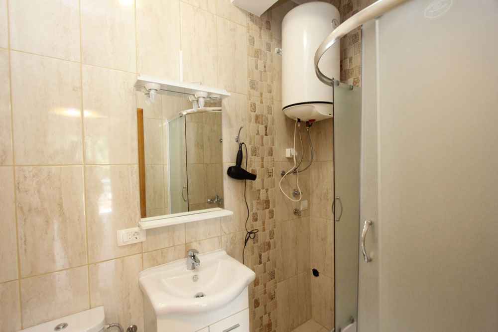 Lepetani, Tivat'ta Deniz Manzaralı, 79 m2'lik 2+1 Daire — 2