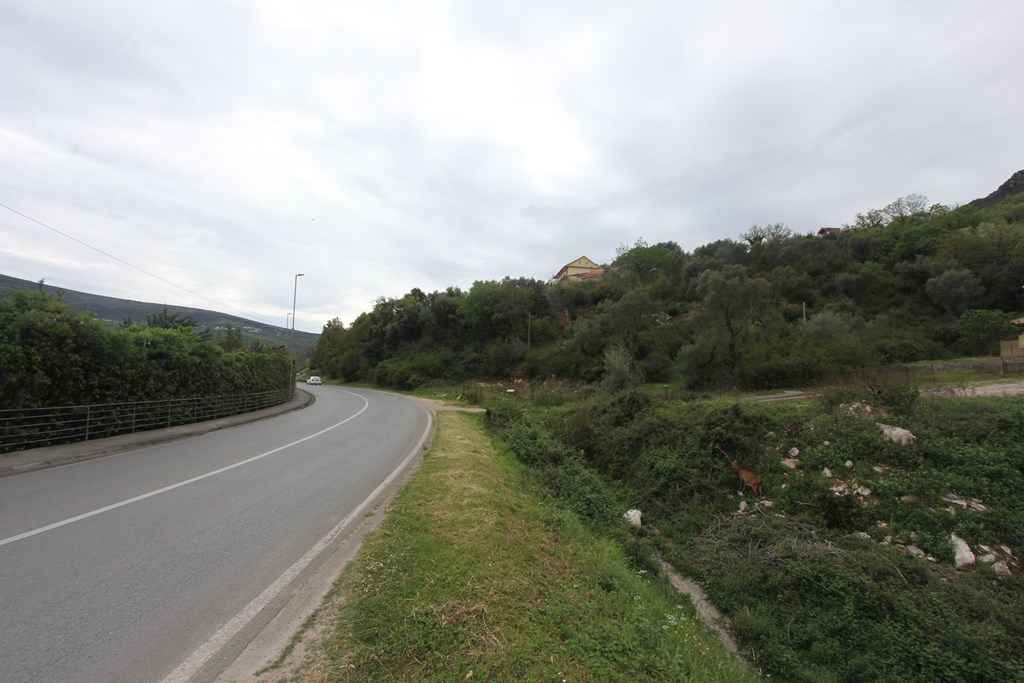 Đenovići'de, Denize 150 m Mesafede, Deniz Manzaralı Arsa