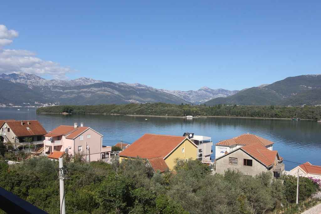 Tivat, Djurasevici'de İki Yeni Binada 3+1 Daireler — 2