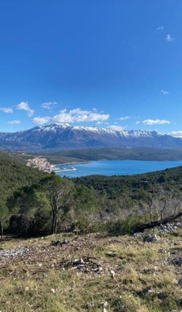 Herceg Novi'de Adriyatik Denizi Manzaralı Arsa