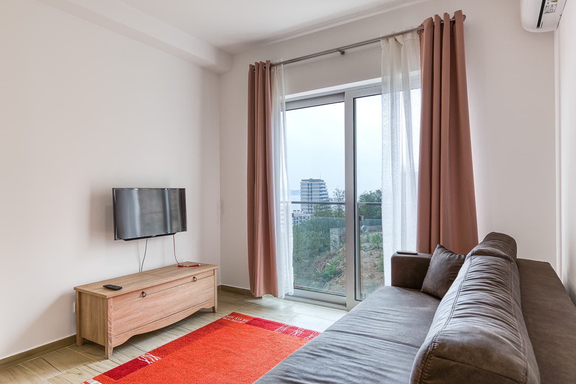 Bečići'de Modern Kompleks İçinde Deniz Manzaralı Stüdyo Daire