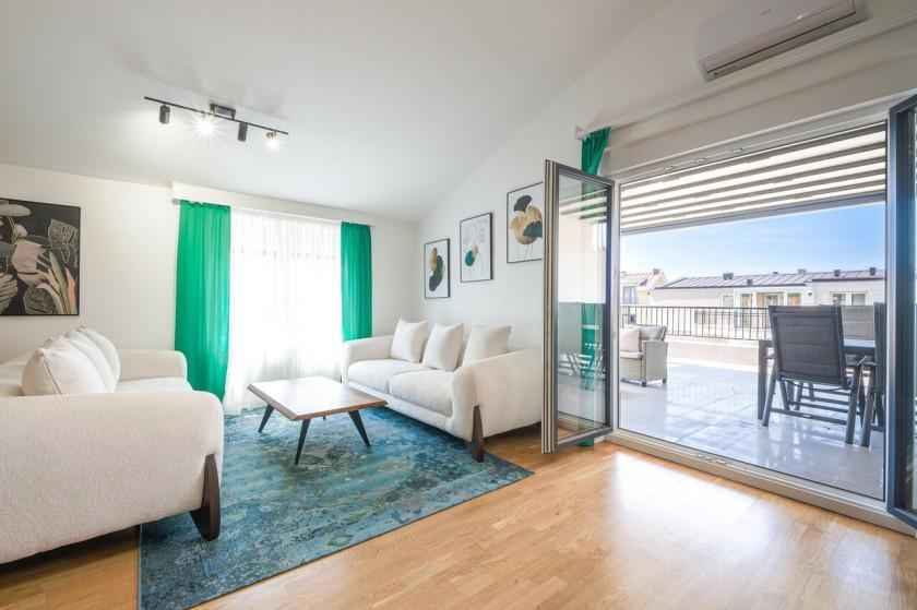 Tivat, Donja Lastva'da Deniz ve Marina Manzaralı 140 m² Penthouse