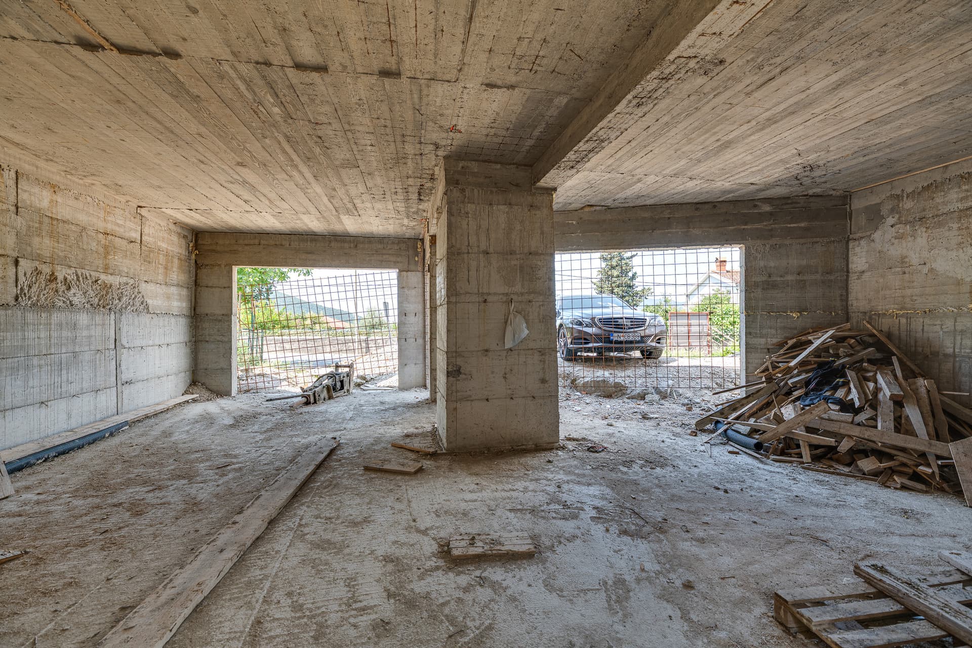 Kumbor, Herceg Novi'de Deniz Manzaralı, 5 Otoparklı Ticari Alan