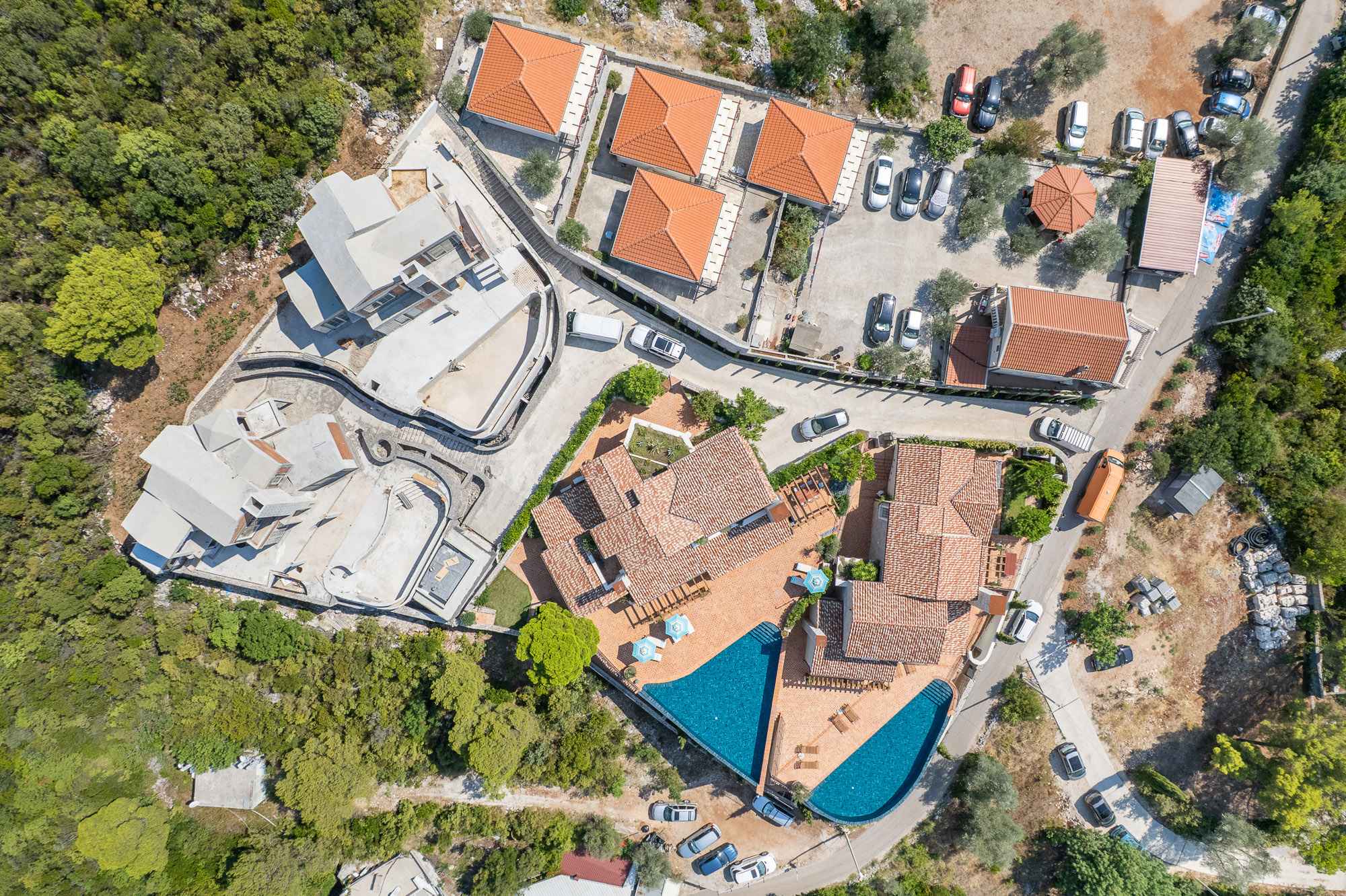 Vila se 3 ložnicemi, bazénem a spa v Luštici