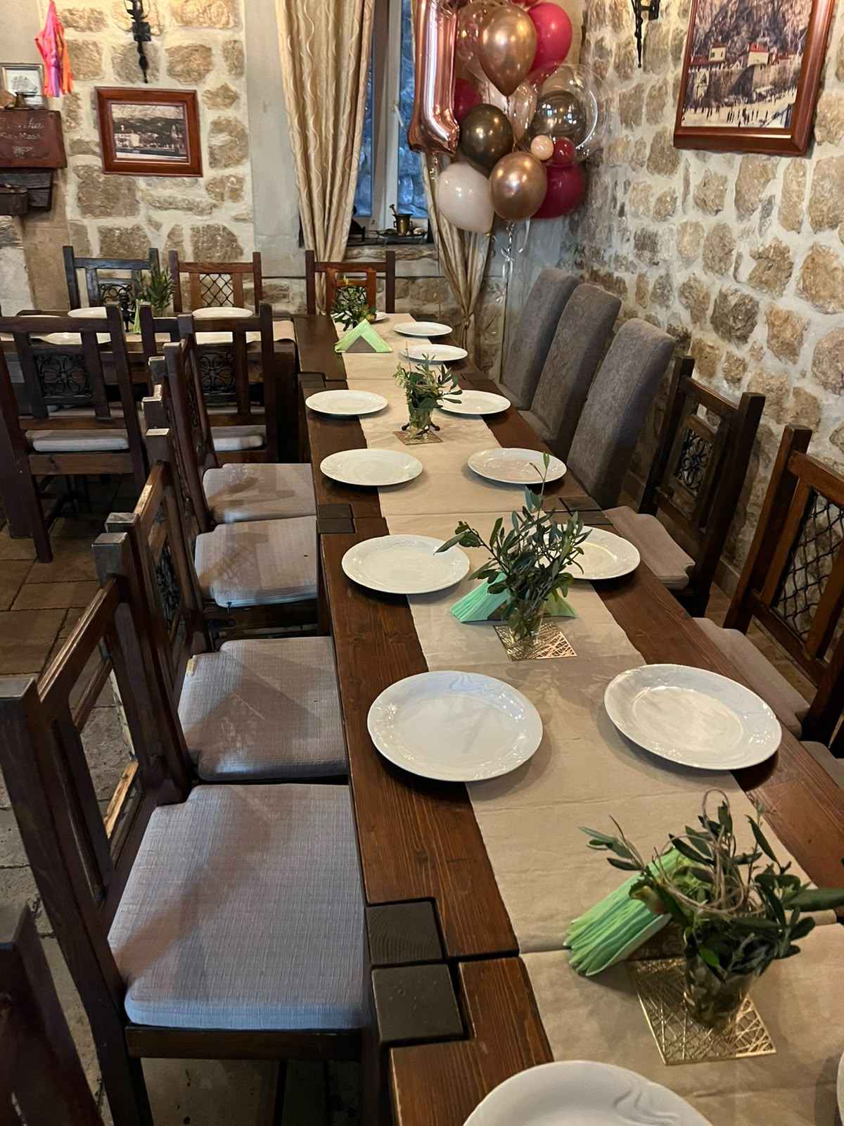 Risan'da Ana Meydanda 90 m² Üzerinde Restoran