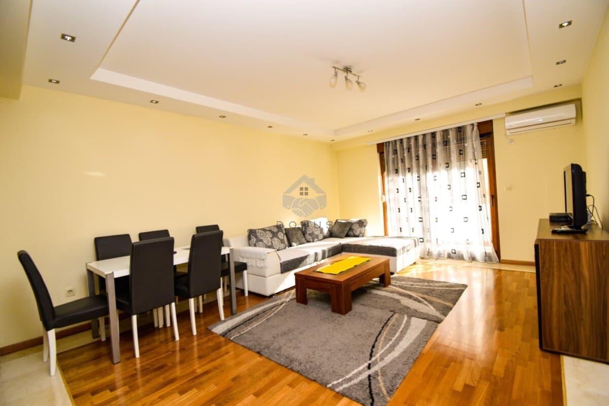 Jednosoban stan od 55m2 sa garažom za izdavanje, Vezirov Most, Podgorica