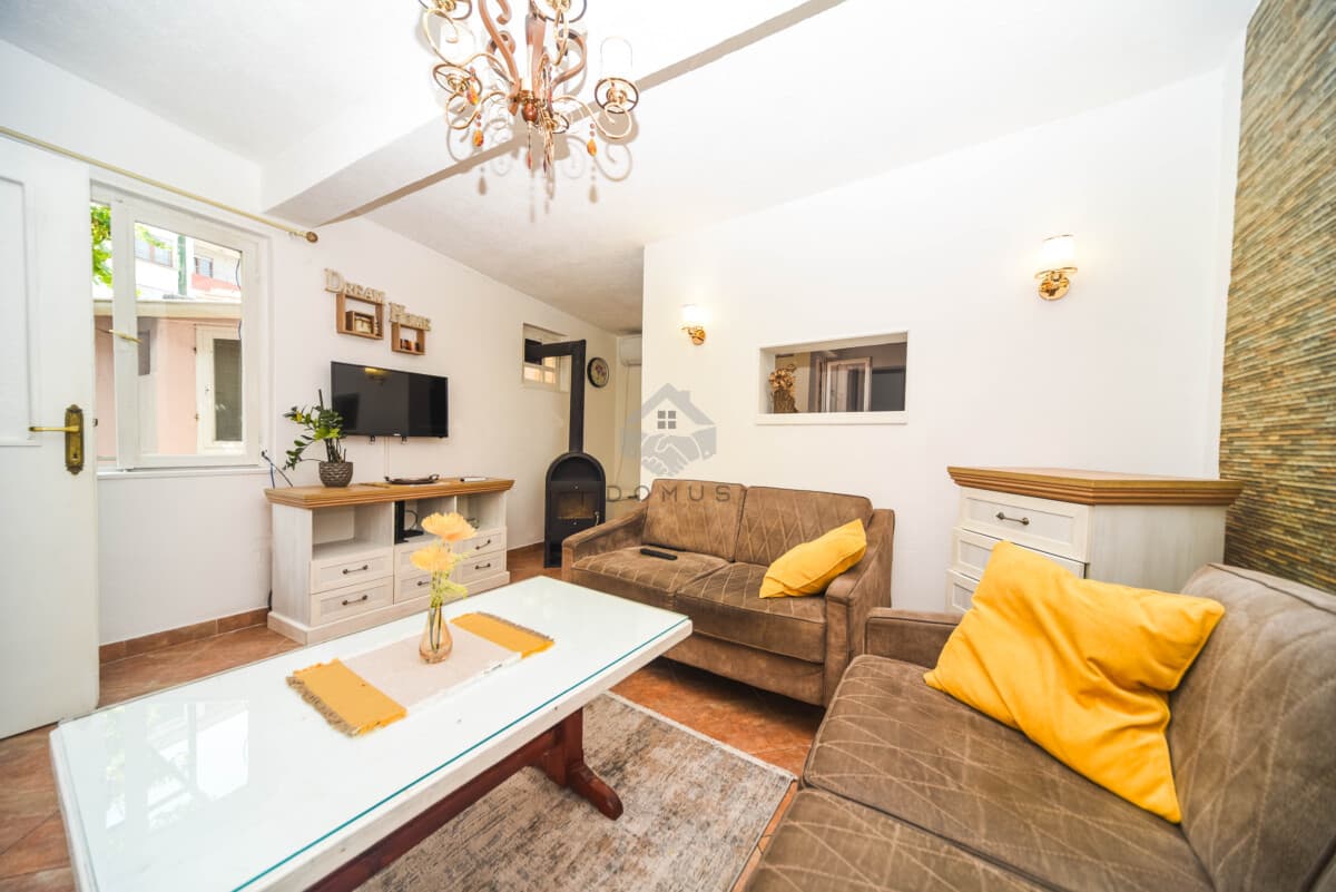 Podgorica, Drač'ta 1+1 Kiralık Ev, 50 m², 80 m² Arsa — 2