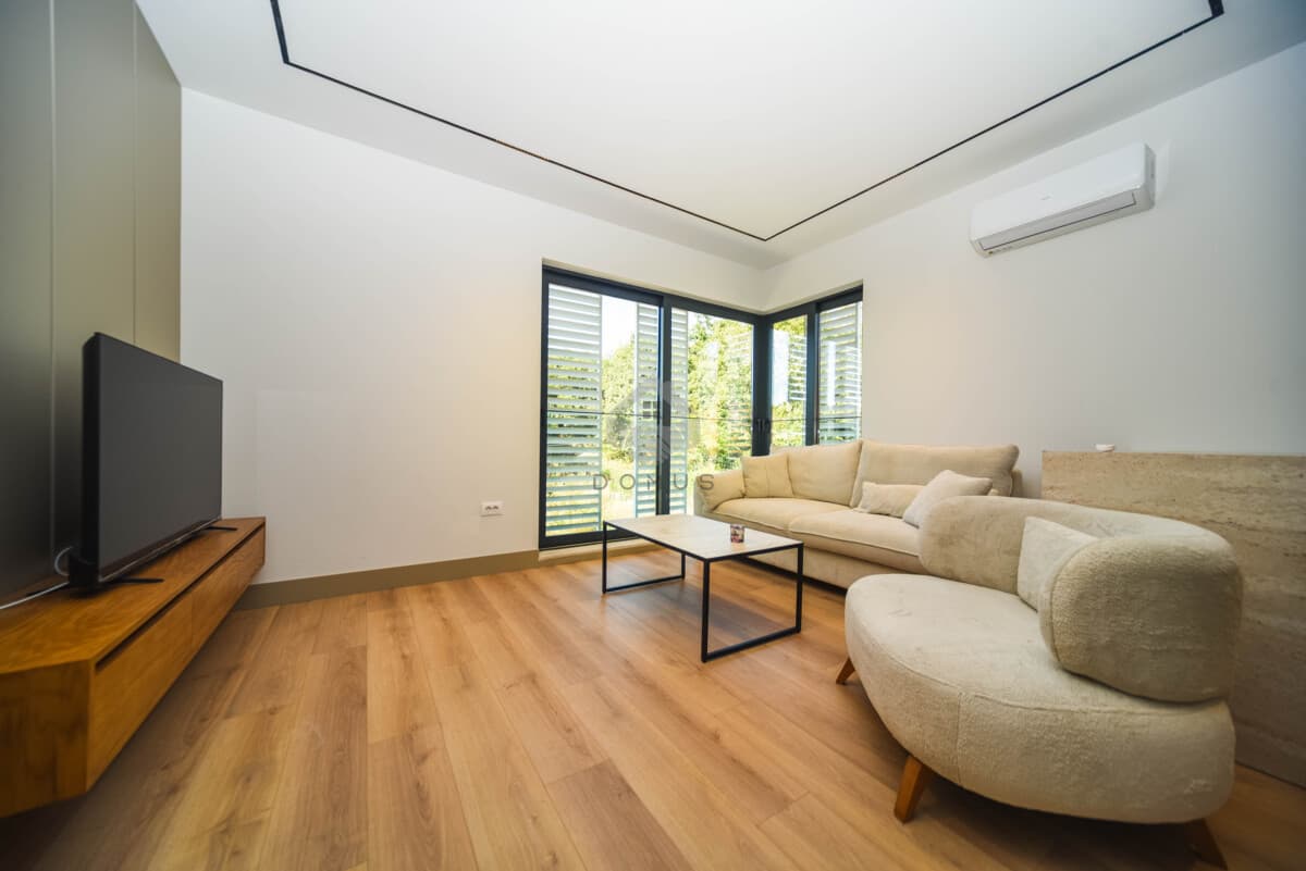 Tivat, Mrčevac'ta Otoparklı 35 m² 1+1 Daire