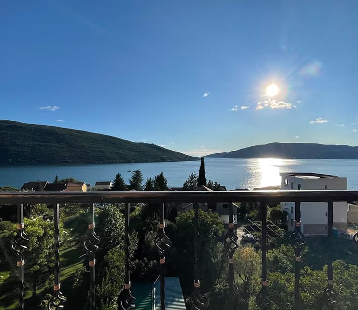 Kumbor, Herceg Novi'de Panoramik Deniz Manzaralı Lüks Daireler — 2