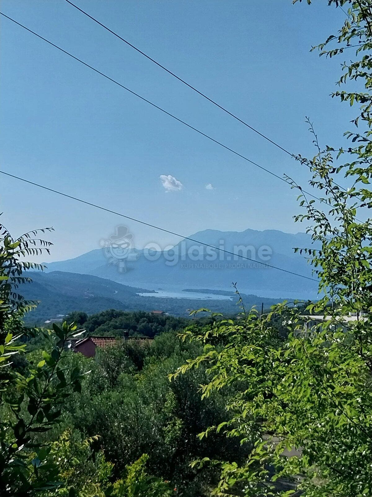 Kotor'da Satılık 1360 m² Arsa