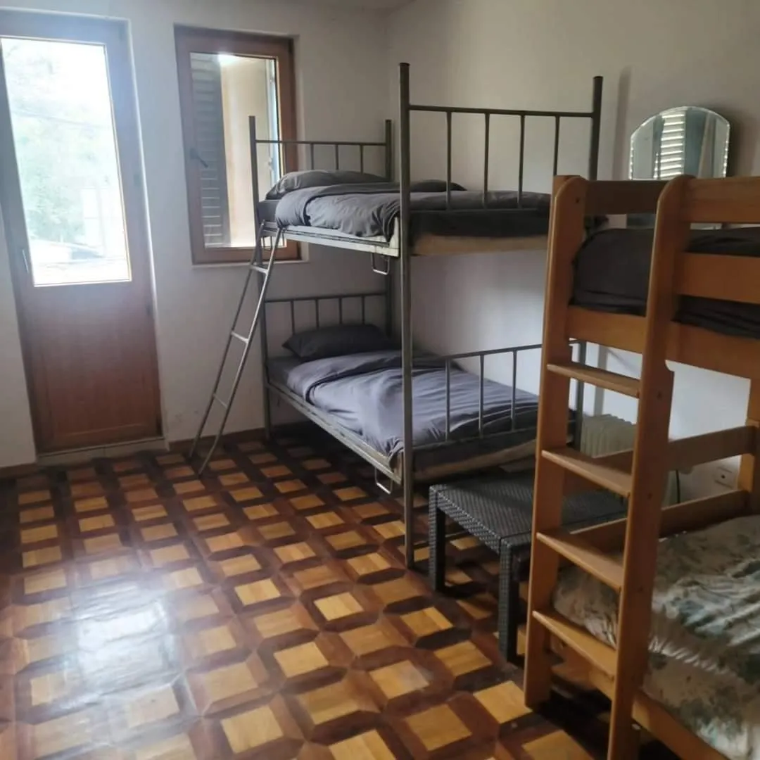 Budva, Lastva'da 60 Kişilik İşçi Konaklama