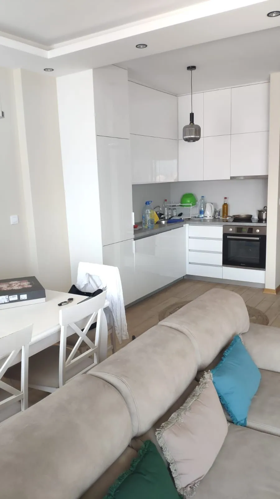 Budva'da Garajlı ve Manzaralı Geniş 2+1 Daire — 2
