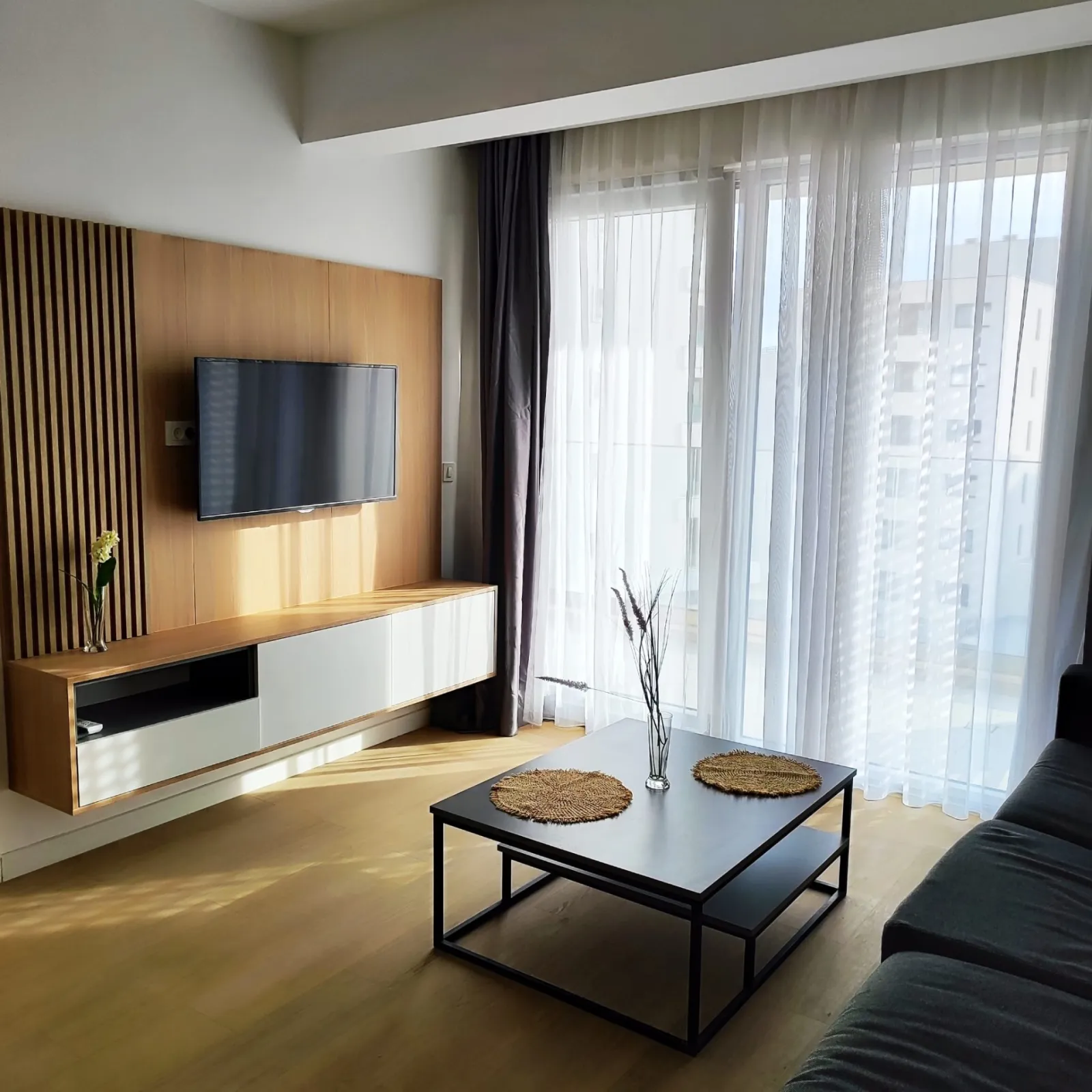 Tam Donanımlı 1+1 Daire, Teraslı ve Deniz Manzaralı