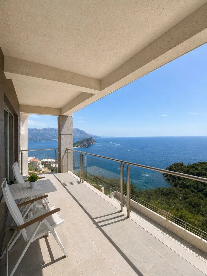 Stylish 2-Bedroom Apartment with Panoramic Sea View & Infinity Pool