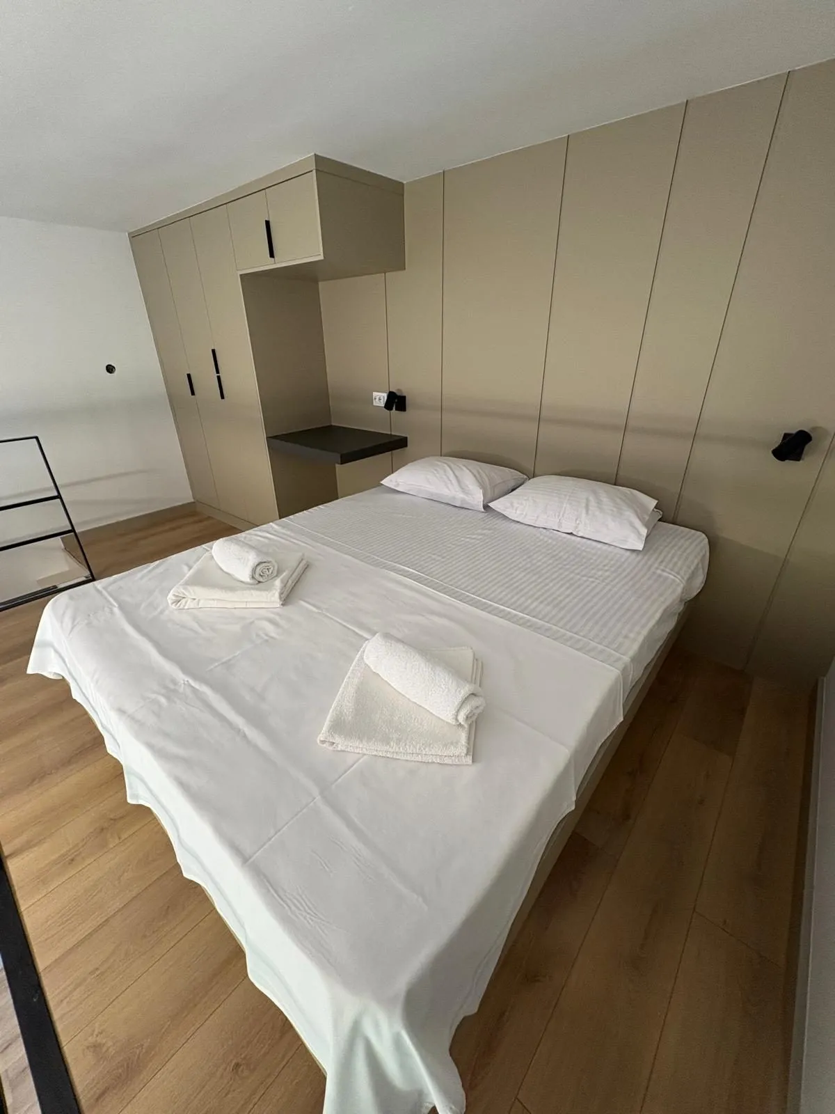 Tivat'ta Yeni Bina İçinde Kompakt Zemin Kat Loft — 2