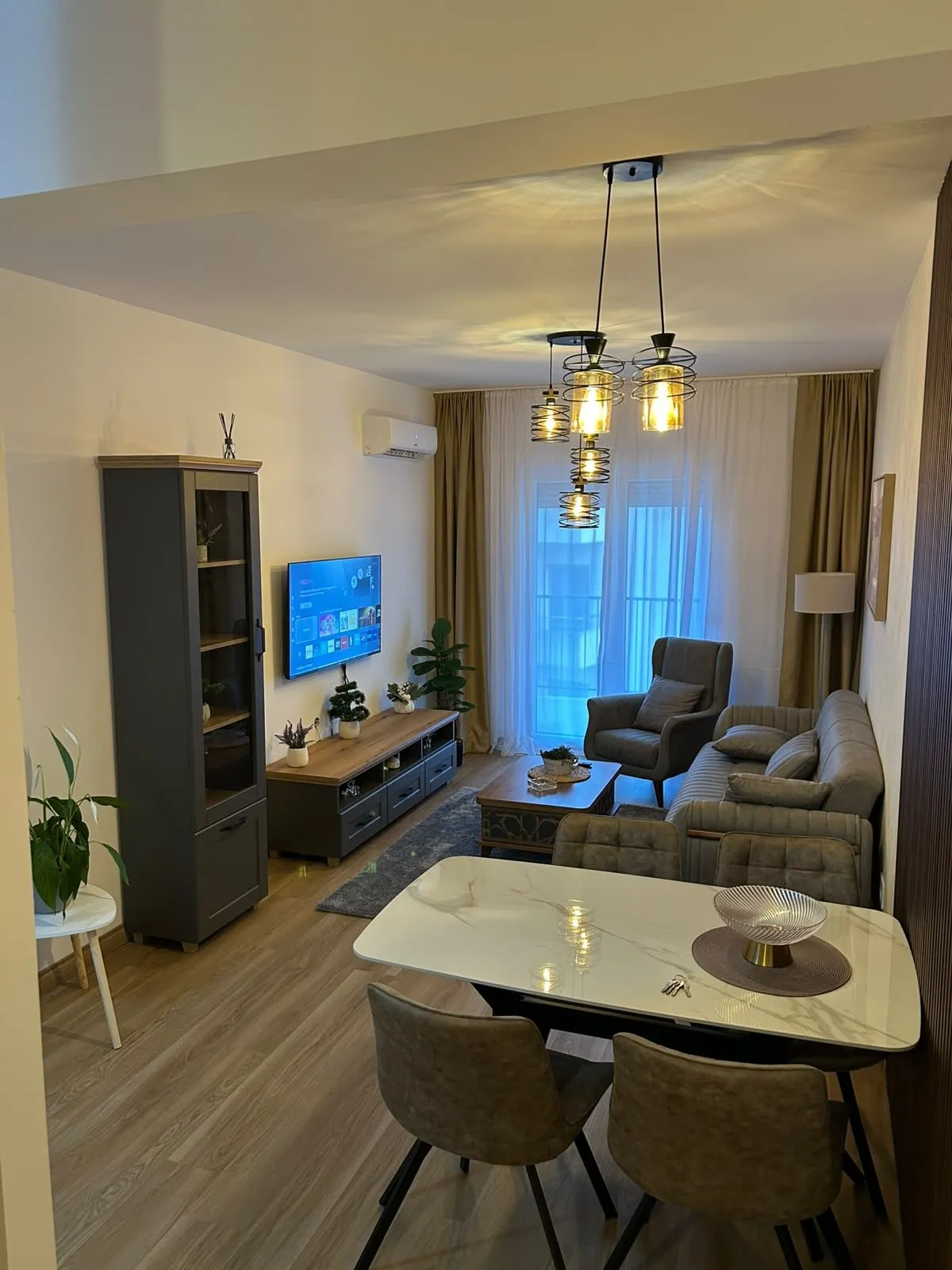 Budva'da Otoparklı, Eşyalı 1+1 Daire