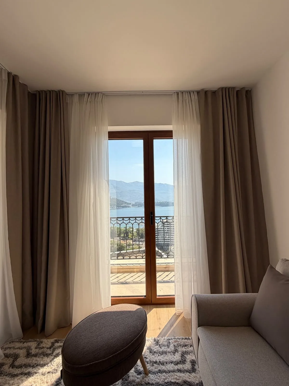 Budva'da Deniz Manzaralı Şirin 1+1 Daire — 2