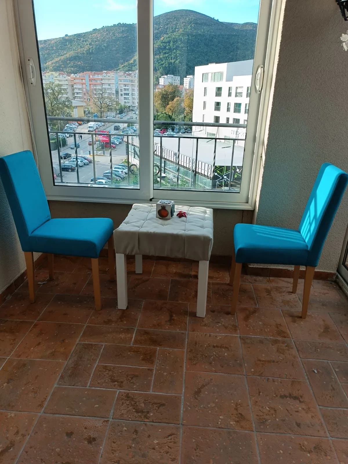 Yıllık Kiralık, Kuzina Restoranına Yakın Şirin 1+1 Daire — 2
