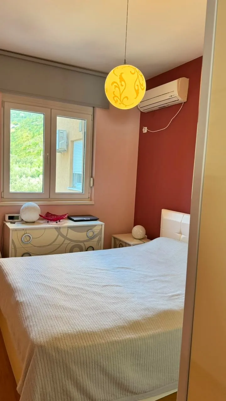 Bečići'de Havuzlu, Deniz Manzaralı 2+1 Daire — 2