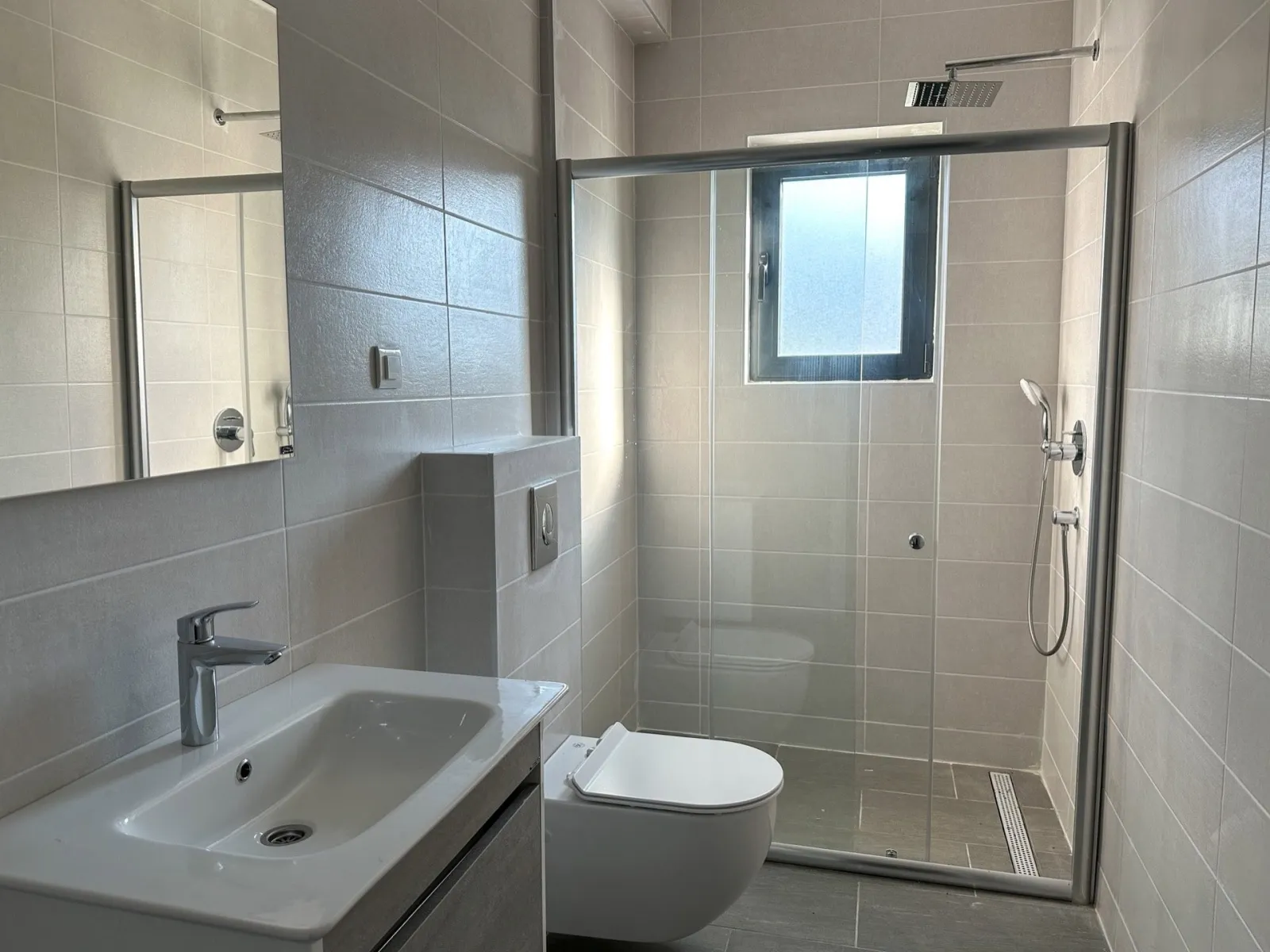 Bečići'de Spa ve Havuzlu Deniz Manzaralı 1+1 Daire — 2