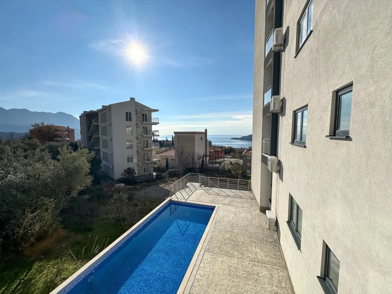 Bečići'de Spa ve Havuzlu Deniz Manzaralı 1+1 Daire
