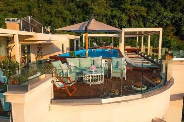 Modern 2-Bedroom Apartment with Sea View in Przno