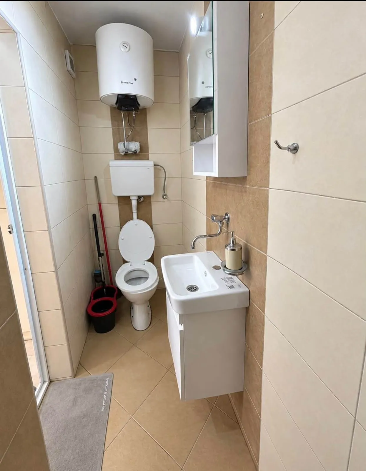 Budva'da Satılık Kompakt Stüdyo İş Yeri — 2
