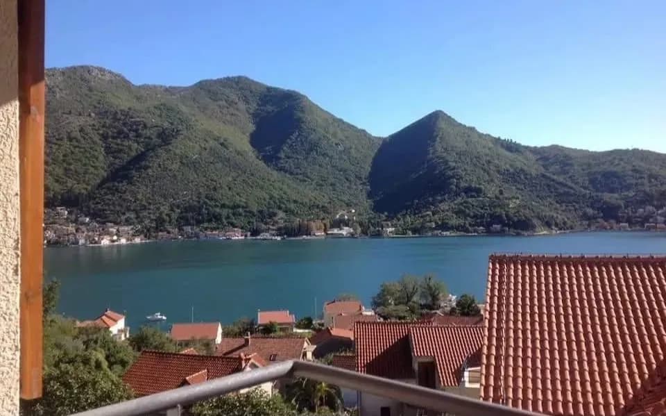 Kamenari'de Deniz Manzaralı, Havuzlu Şirin Dubleks
